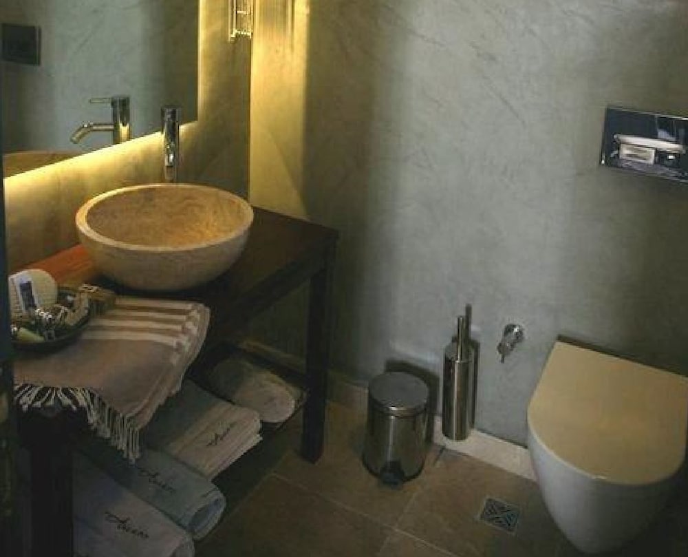 anemos hotel