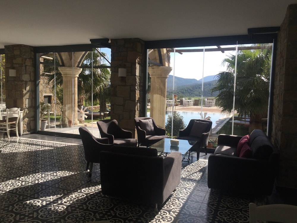 anemos hotel
