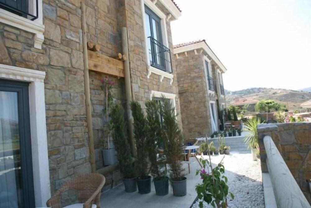 anemos hotel