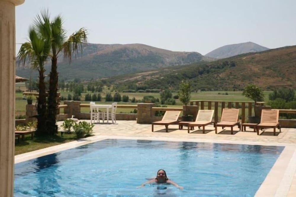 anemos hotel