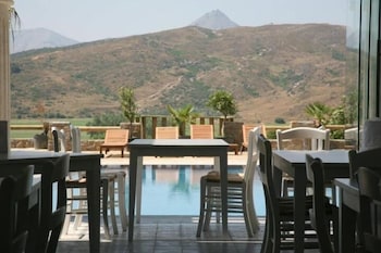anemos hotel