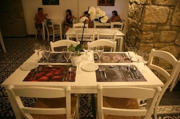 anemos hotel