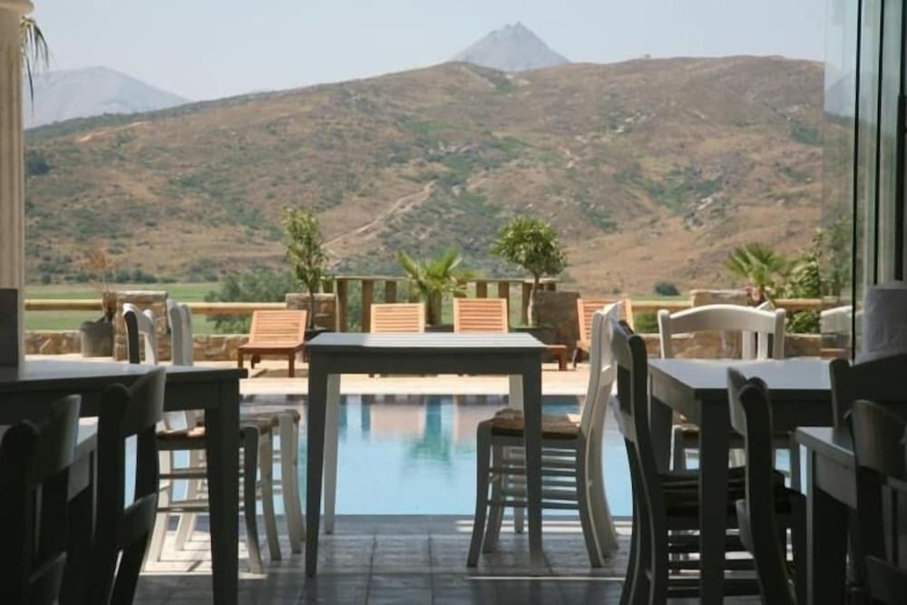 anemos hotel