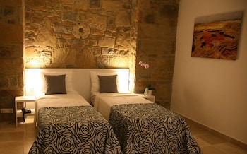 anemos hotel