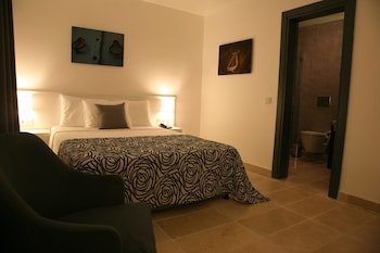anemos hotel