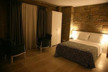 anemos hotel