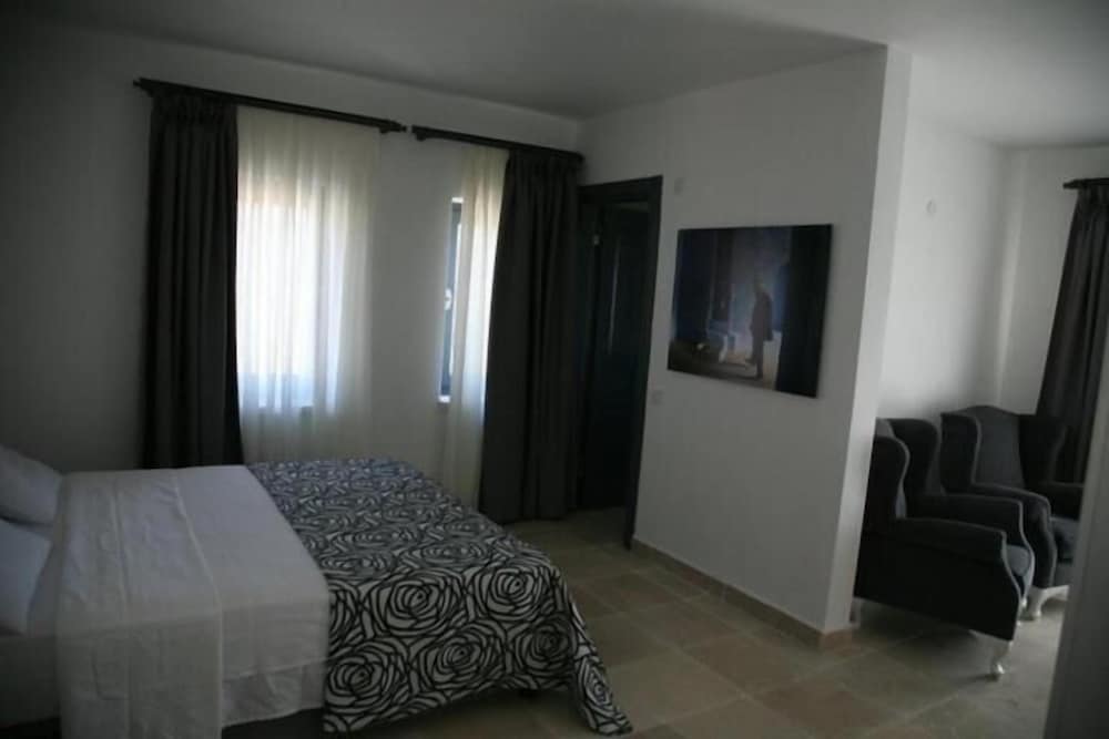 anemos hotel