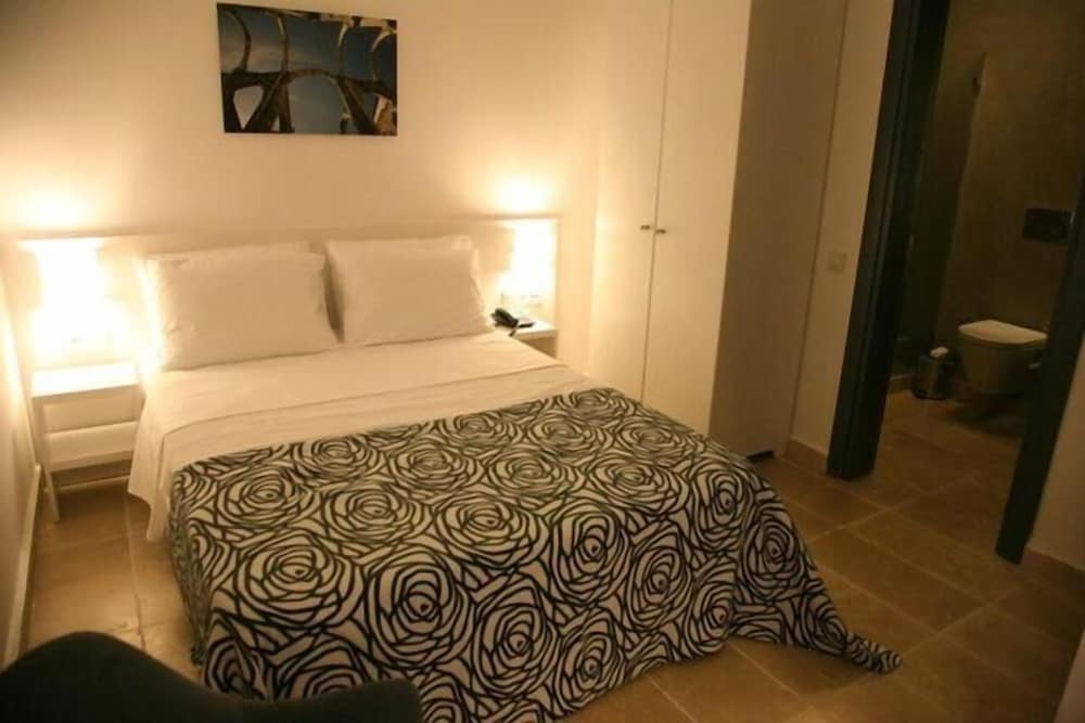 anemos hotel