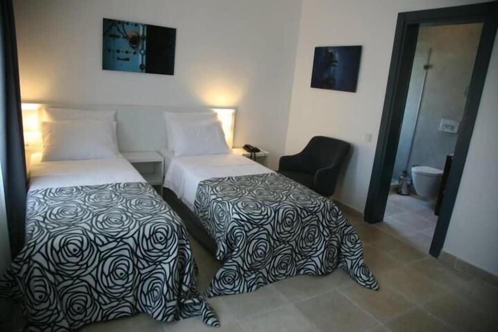 anemos hotel