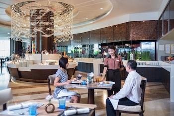 the berkeley hotel pratunam