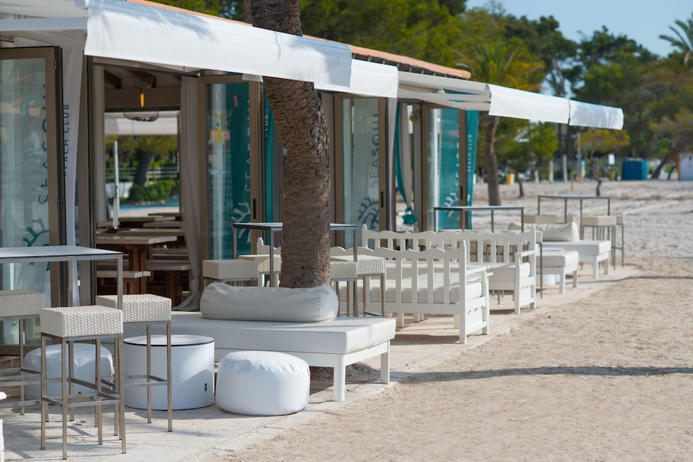 iberostar waves ciudad blanca