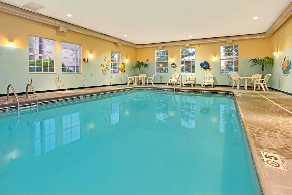 Hawthorn Extended Stay By Wyndham Cincinnati/Sharonville,Hamilton>>Cincinnati,3 star