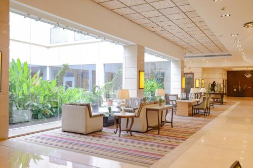 balaji sarovar premiere solapur