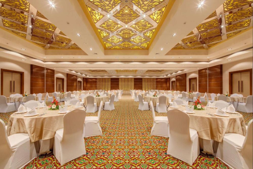 balaji sarovar premiere solapur