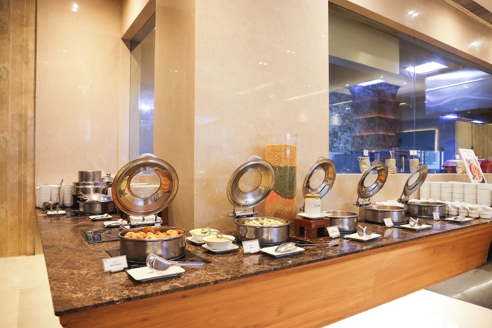 balaji sarovar premiere solapur