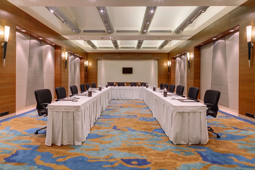 balaji sarovar premiere solapur