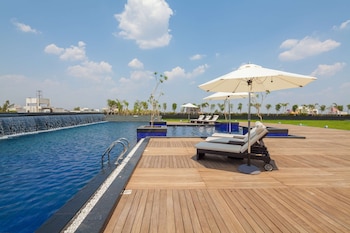 balaji sarovar premiere solapur