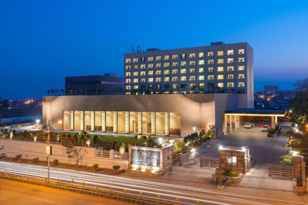 balaji sarovar premiere solapur