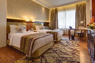 balaji sarovar premiere solapur