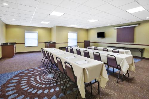 holiday inn express circleville by ihg