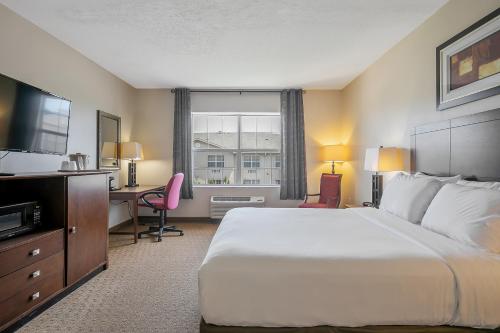 landmark inn fort liberty