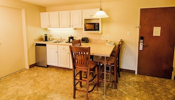 landmark inn fort liberty