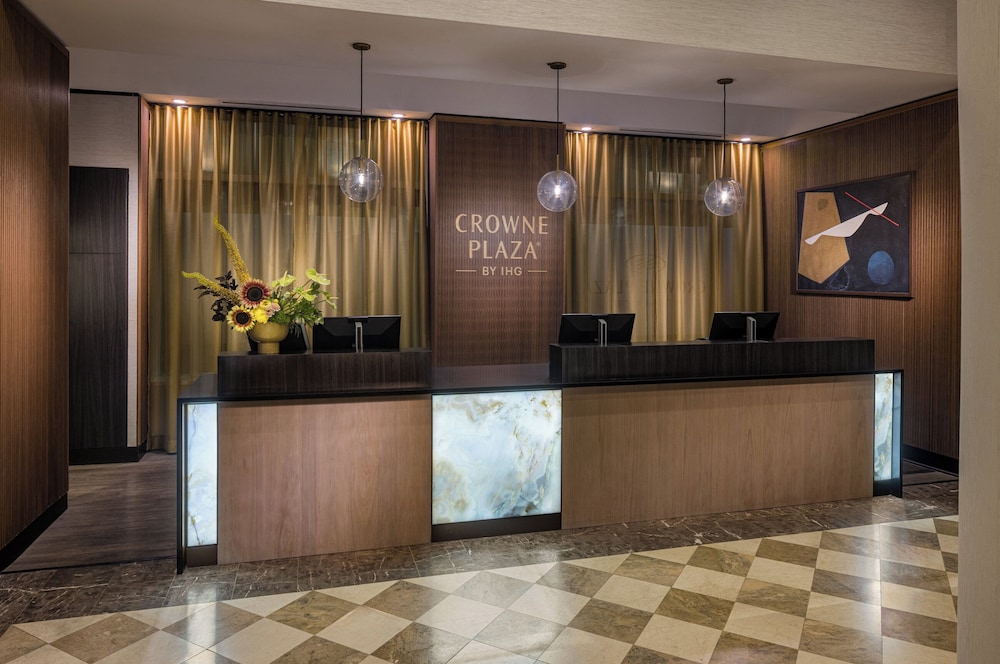crowne plaza cleveland at playhouse square by ihg