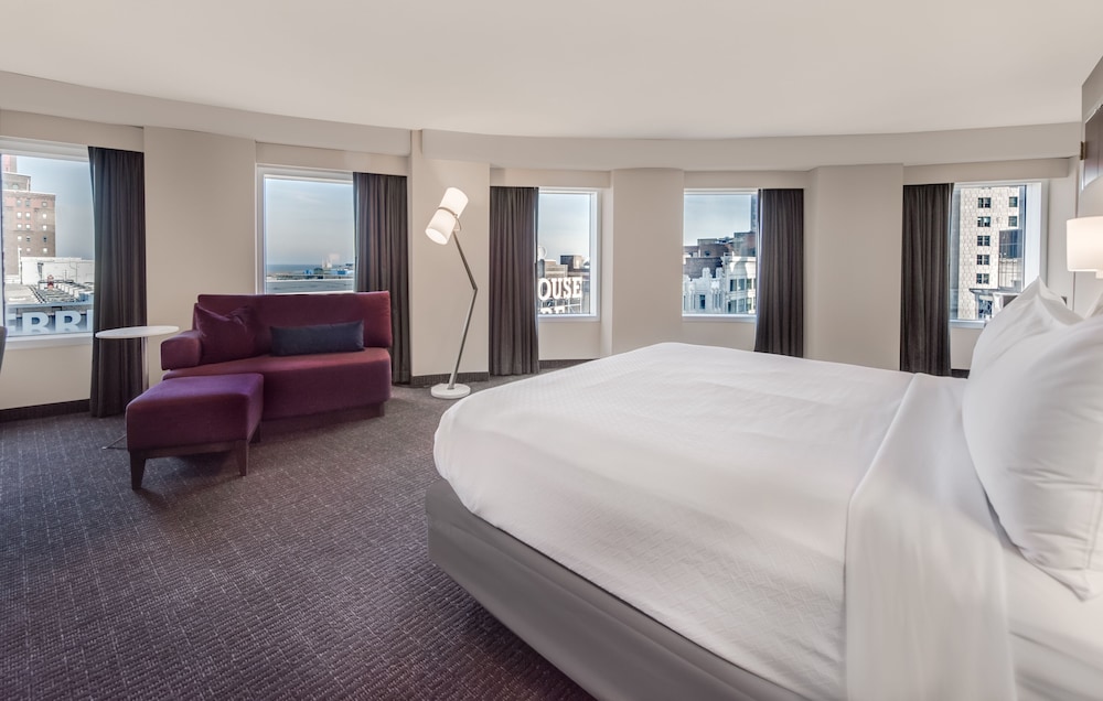 crowne plaza cleveland at playhouse square by ihg