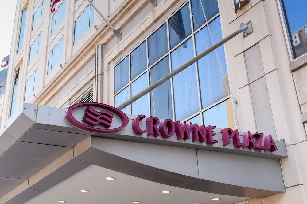 crowne plaza cleveland at playhouse square by ihg