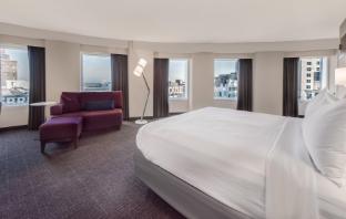 crowne plaza cleveland at playhouse square by ihg