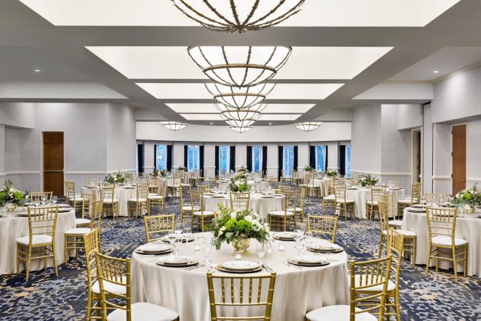 crowne plaza cleveland at playhouse square by ihg