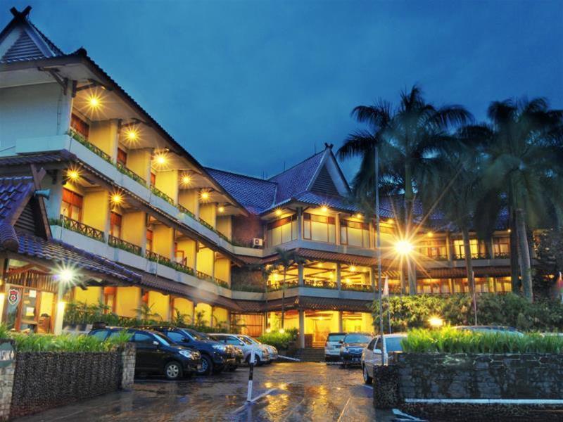 Tirtagangga Hot Spring Resort,Garut>>Bandung,3 star
