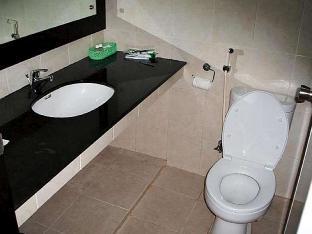 Wisata Hotel Ampera,Near Masjid Agung Grand Mosque,2 star