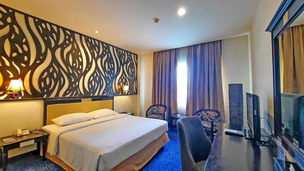 plaza inn kendari