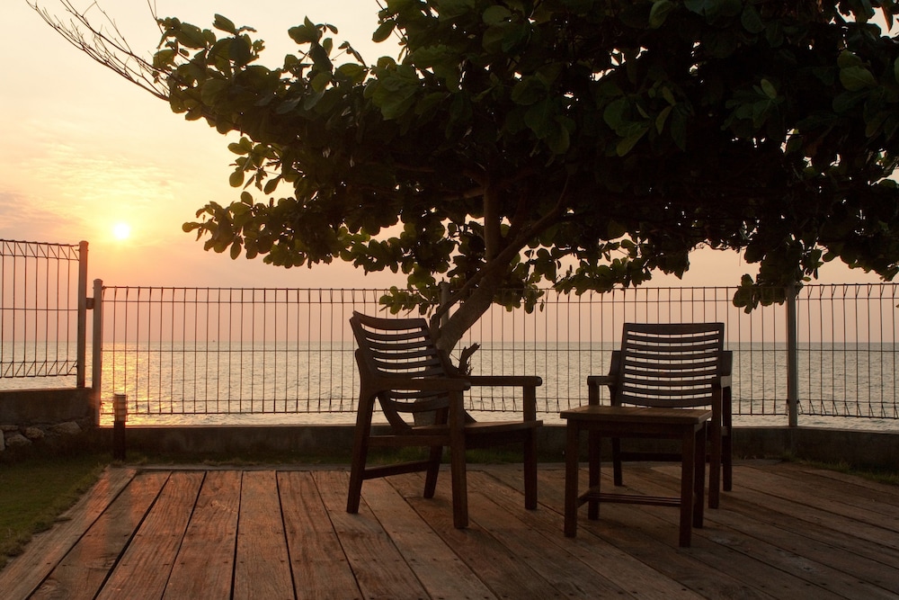 tanjung kodok beach resort