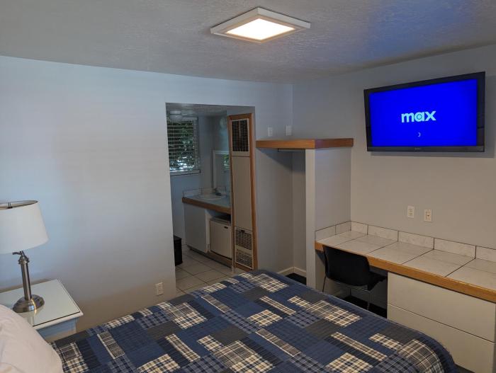 majestic rockies motel