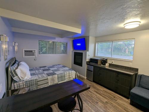 majestic rockies motel