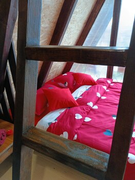 bosnian pyramid glamping