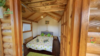 bosnian pyramid glamping