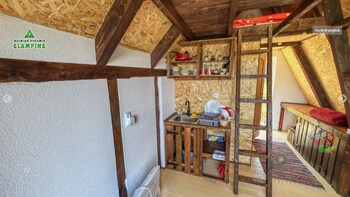 bosnian pyramid glamping