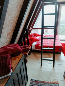 bosnian pyramid glamping