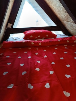 bosnian pyramid glamping