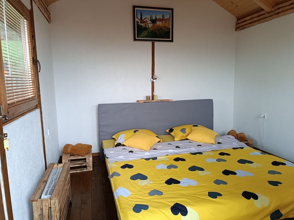 bosnian pyramid glamping