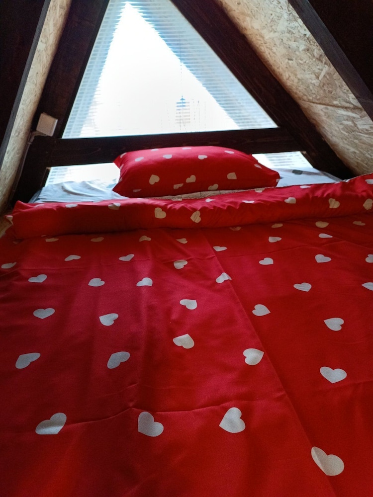 bosnian pyramid glamping