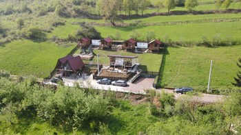 bosnian pyramid glamping
