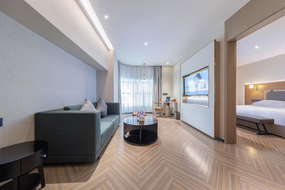 gz baiyun airport mehood liz hotel t1