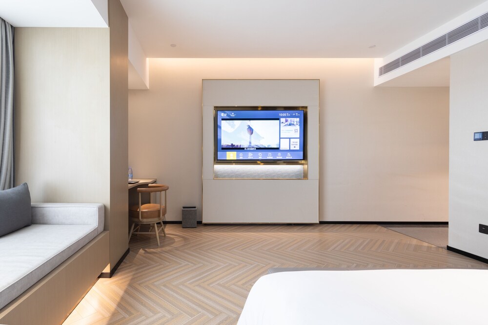 gz baiyun airport mehood liz hotel t1