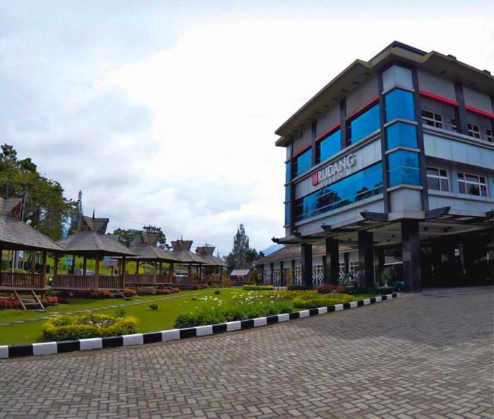 rudang berastagi hotel