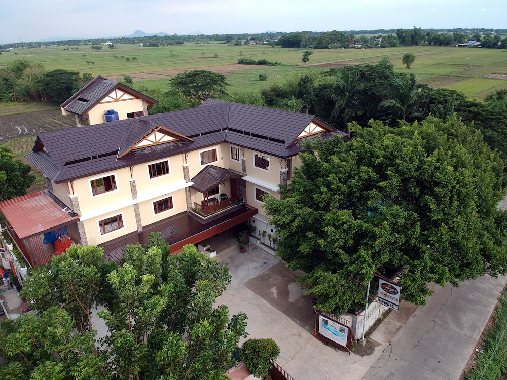 sarojus farmview hotel