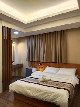 sarojus farmview hotel